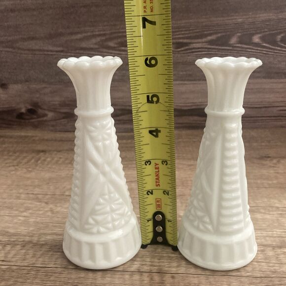 Vintage Milk Glass Bud Vases 6" Set of 2 Diamond Pattern Geometric Scalloped - Picture 10 of 11